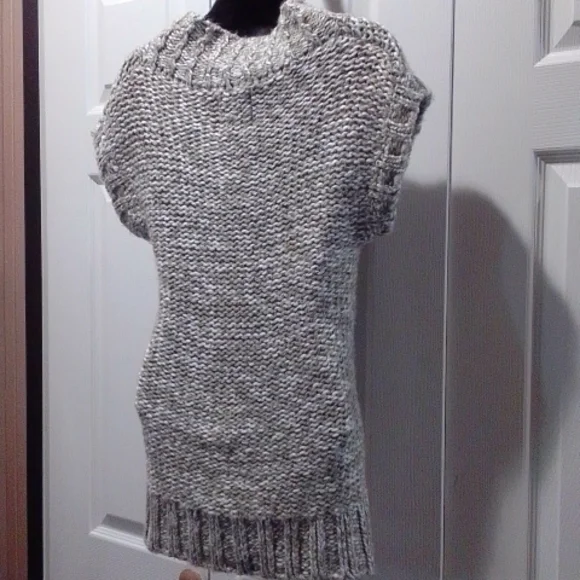 AT LAST ladies short sleeve sweater with overlapping v-neck - Picture 3 of 5